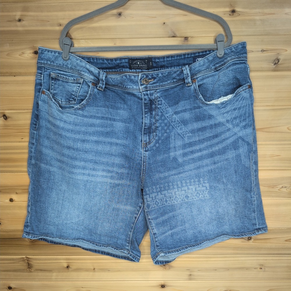 Lucky Brand Georgia Shorts Womens 22W Blue Denim Geometric Laser Etched Plus